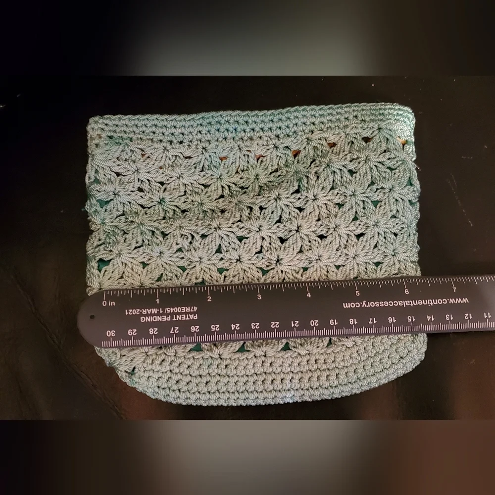 Crochet Make-Up Pouch [Free gift w/ purchase]